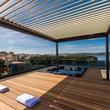 דירה Luxury Royal M With Pool Vi טרוגיר