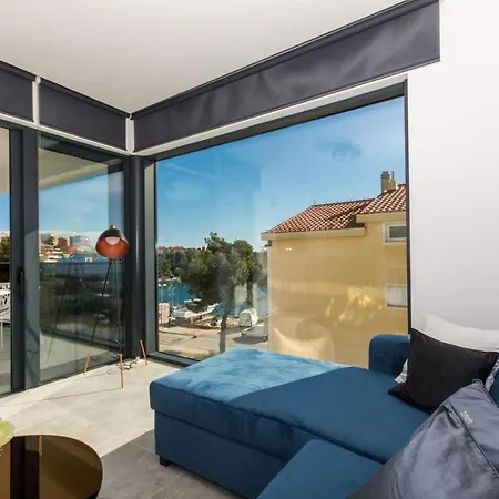 Luxury Royal M With Pool Vi דירה *