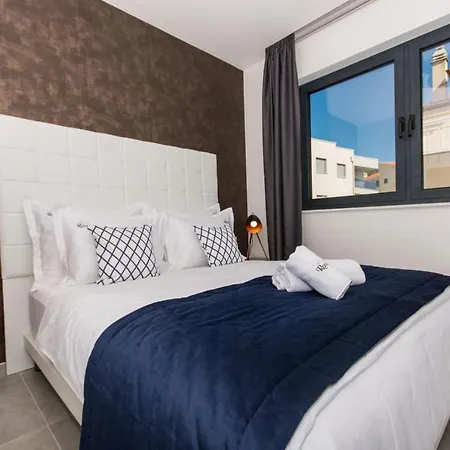 Luxury Royal M With Pool Vi טרוגיר